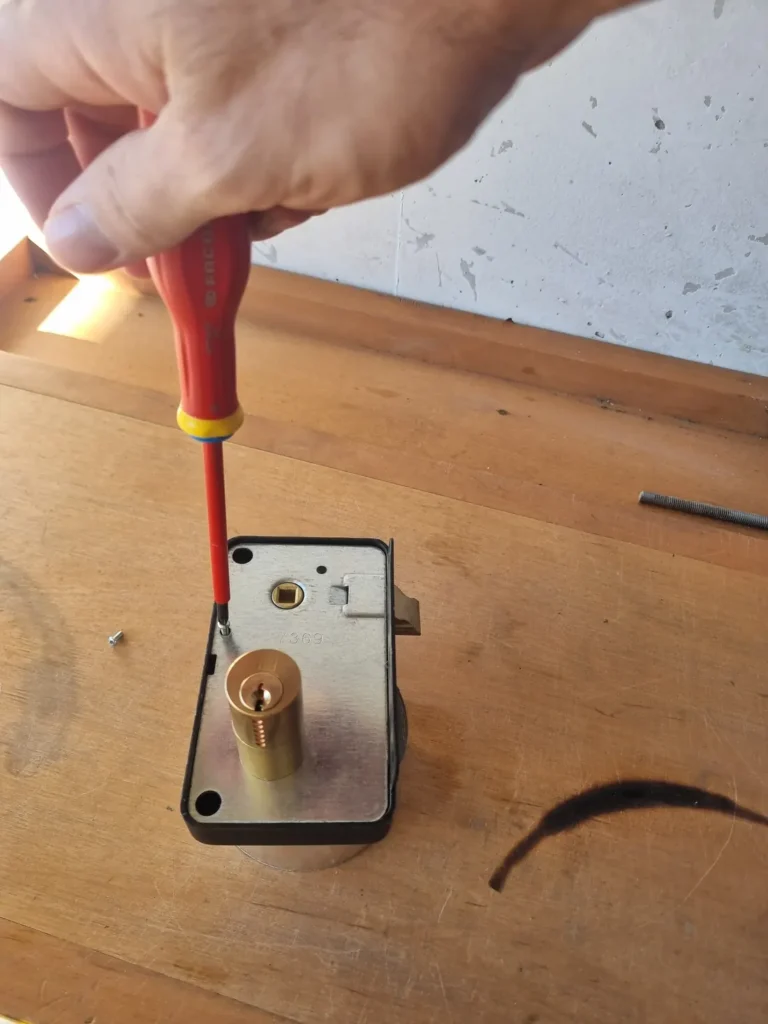 Changement serrure Nice remplacement cylindre par Arti AI Serrurerie artisan