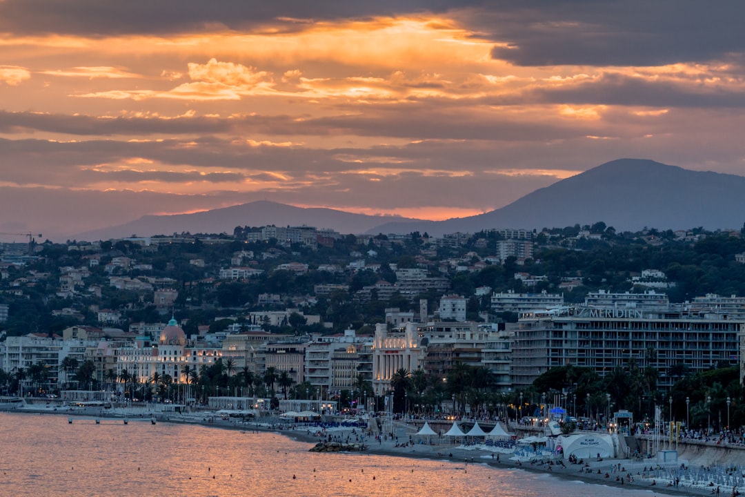Quartier de Fabron à Nice Ouest, côte méditerranéenne — zone d'intervention serrurier Arti.AI