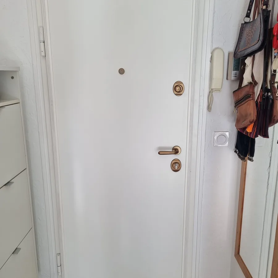 Porte blindée posée par Arti.AI Serrurerie à Nice — installation sécurité et isolation